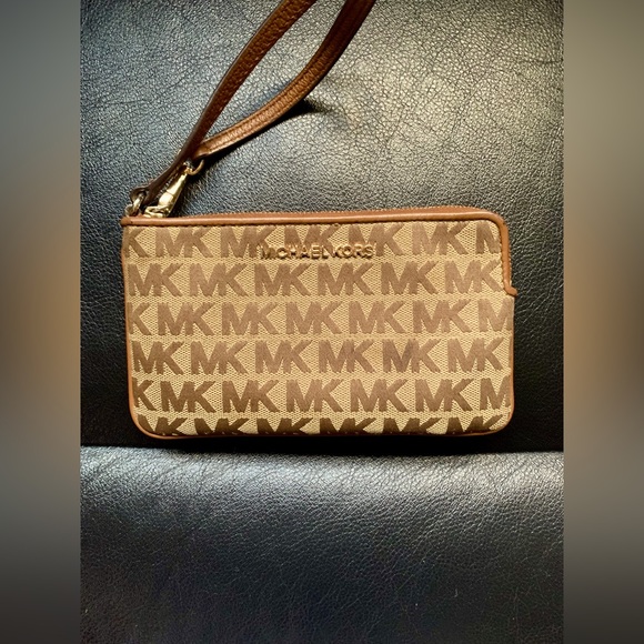 KORS Michael Kors Handbags - Michael Kors Wristlet | Brown & Tan with Gold Hardware | Free with Purchase